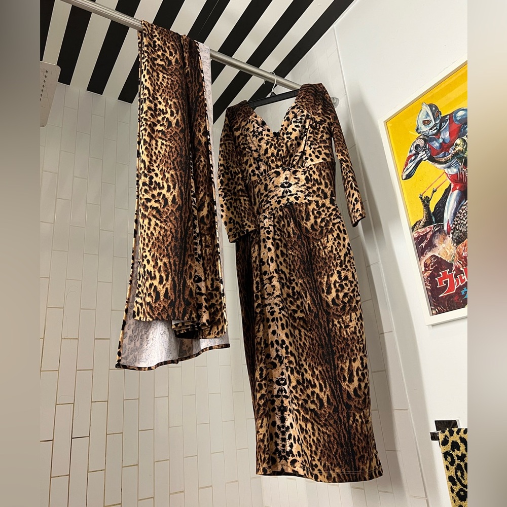 Vixen by Micheline Pitt Starlet Leopard Print Wiggle Dress + Scarf - Picture 6 of 8